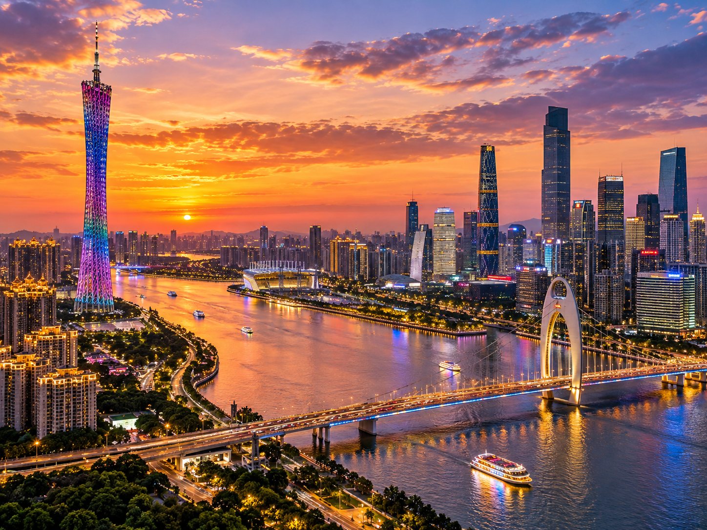 Guangzhou skyline, Canton Tower and the Pearl River